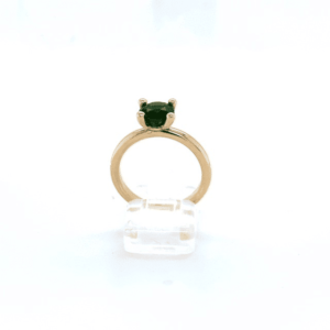 Geelgouden ring met chromdiopsid "Juweel uit de Peel"