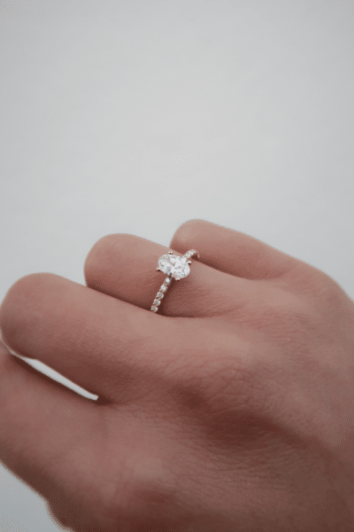 Ring LabGrown 0.50crt oval +16x0.01crt rond - GWR101