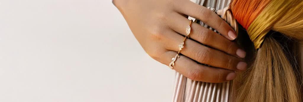 Juwelier-van-hooff-blog-banner-sierraden-voor-in-de-zomer
