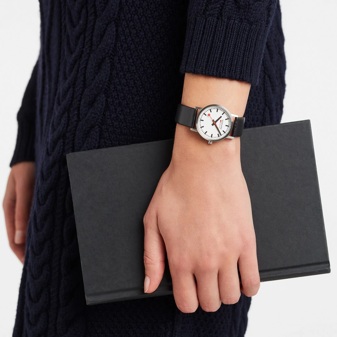 Mondaine Classic 30mm - M658.30323.16SBB